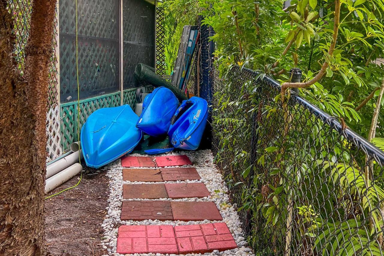 Апартаменты Pams Mermaid House With Riverfront Yard And Lanai! Уики Уэши Экстерьер фото